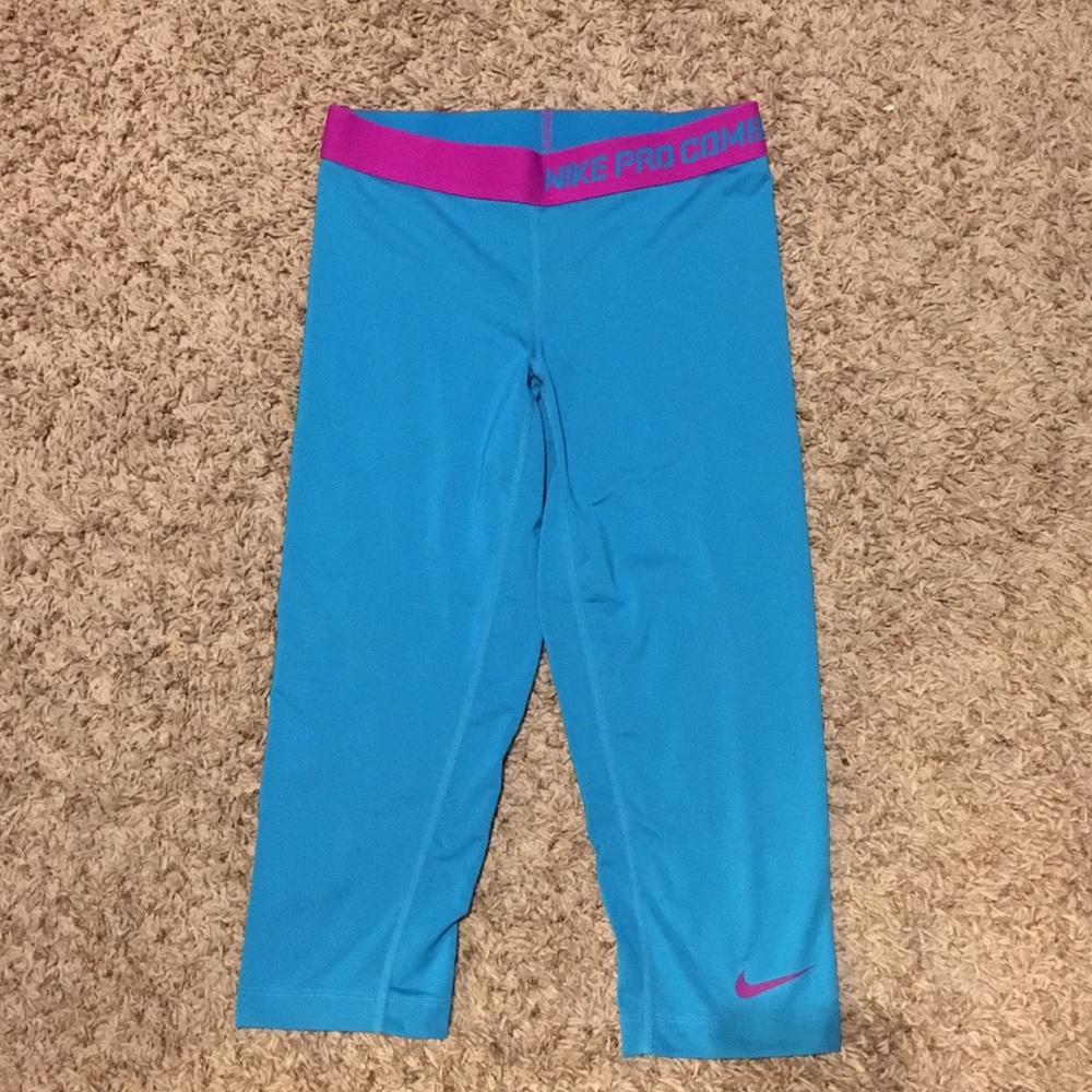 Nike Pro Capris